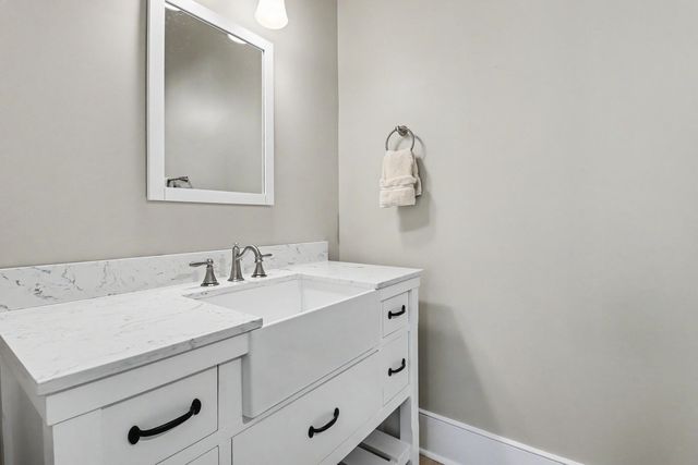 374 Commonwealth Road, Mount Pleasant, SC 29466