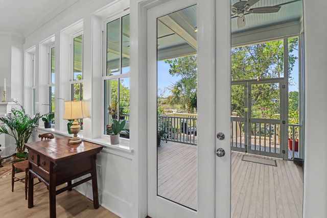 374 Commonwealth Road, Mount Pleasant, SC 29466