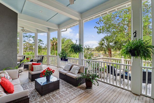 374 Commonwealth Road, Mount Pleasant, SC 29466