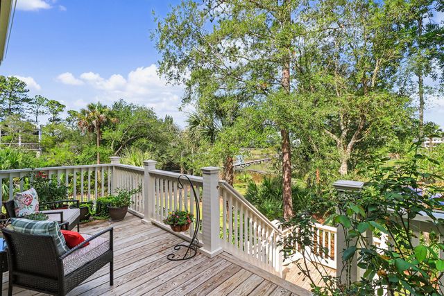 374 Commonwealth Road, Mount Pleasant, SC 29466