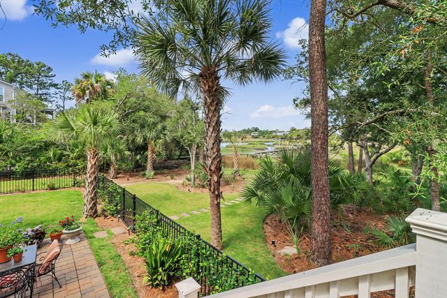 374 Commonwealth Road, Mount Pleasant, SC 29466