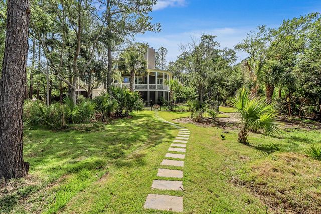 374 Commonwealth Road, Mount Pleasant, SC 29466