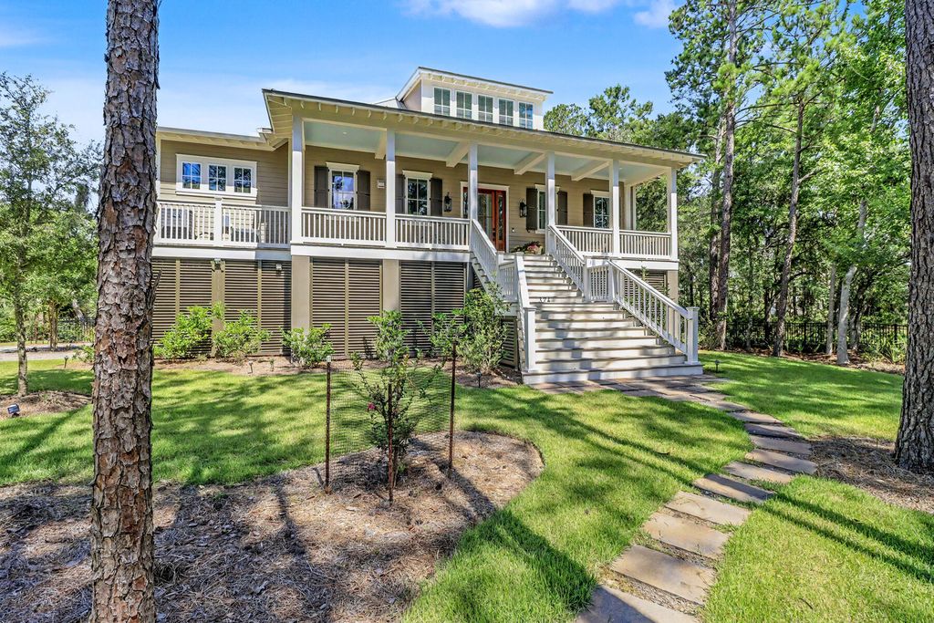 374 Commonwealth Road, Mount Pleasant, SC 29466