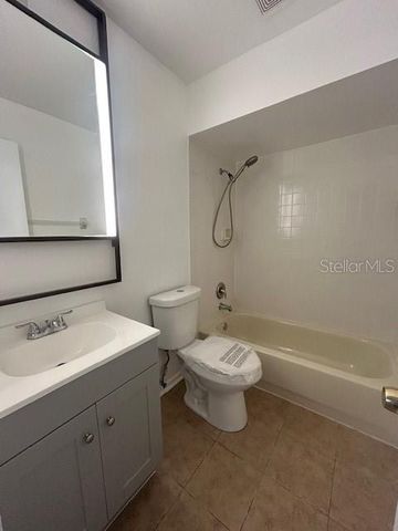 13915 FLETCHERS MILL DRIVE, Tampa, FL 33613