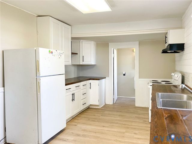 1016 Court St, Victoria, VA 23974