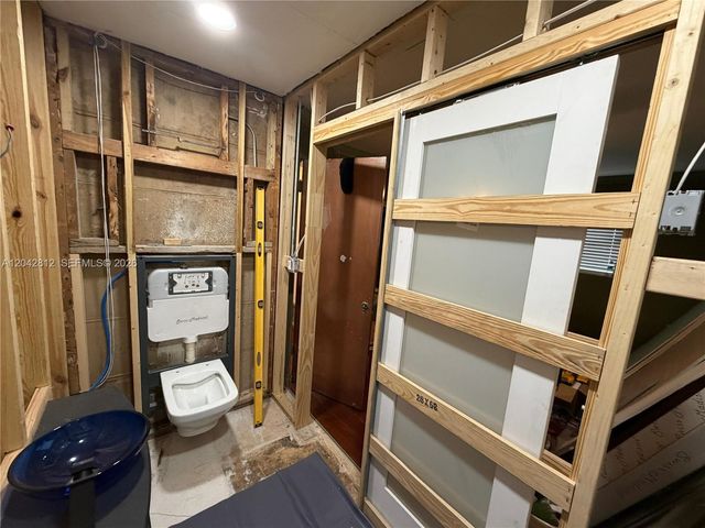 2021 NW 10th Ave, Fort Lauderdale, FL 33311