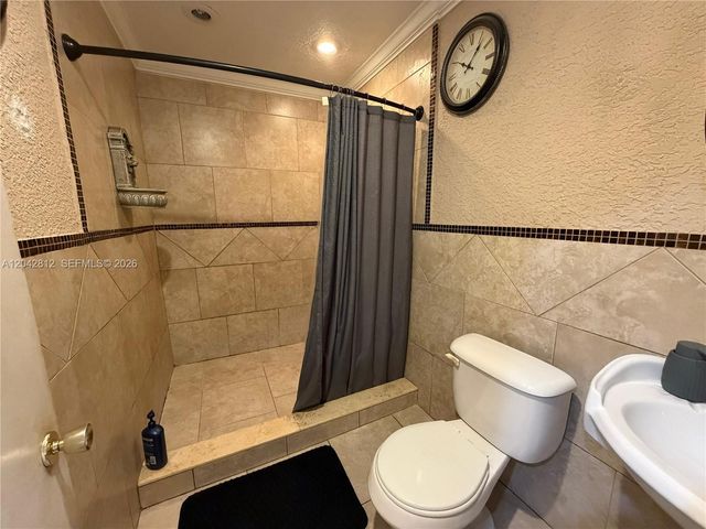 2021 NW 10th Ave, Fort Lauderdale, FL 33311