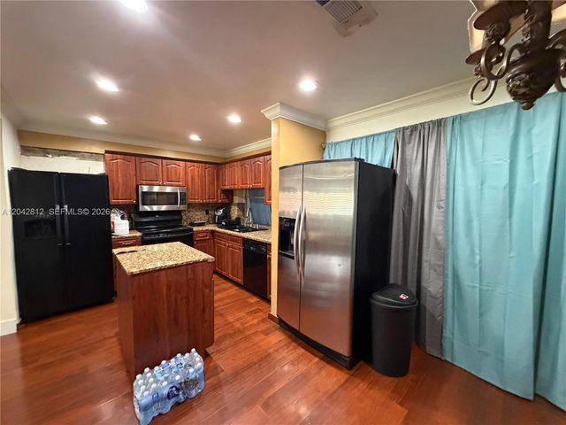 2021 NW 10th Ave, Fort Lauderdale, FL 33311