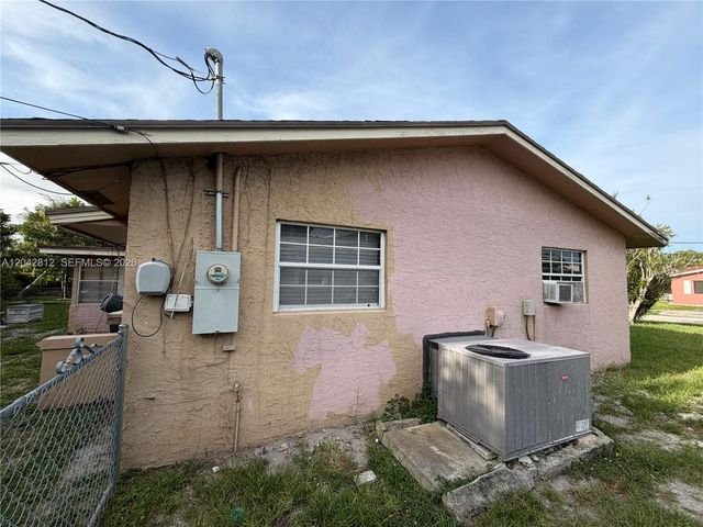2021 NW 10th Ave, Fort Lauderdale, FL 33311