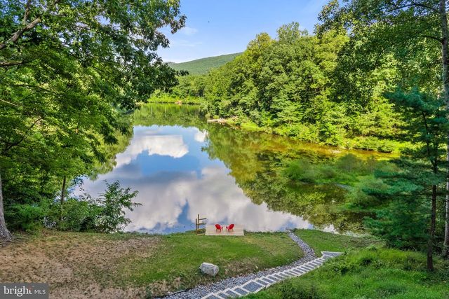 435 LAKESIDE DR, Harpers Ferry, WV 25425