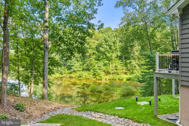 435 LAKESIDE DR, Harpers Ferry, WV 25425