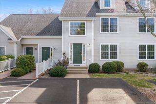15 Freedom Way 91, East Lyme, CT 06357