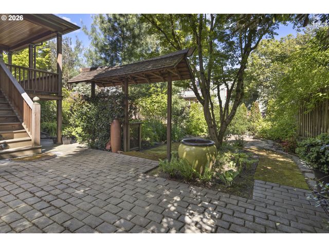 2467 Nw SAVIER St, Portland, OR 97210