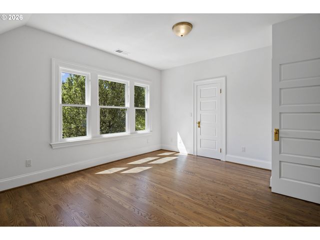 2467 Nw SAVIER St, Portland, OR 97210