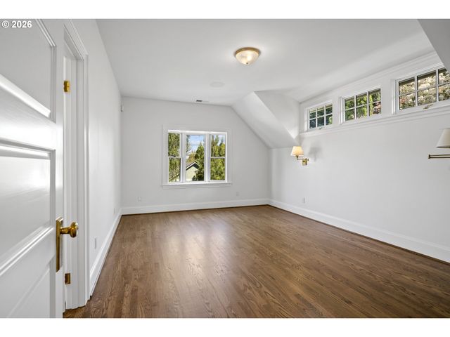 2467 Nw SAVIER St, Portland, OR 97210
