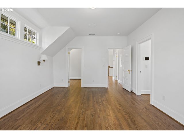 2467 Nw SAVIER St, Portland, OR 97210