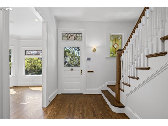 2467 Nw SAVIER St, Portland, OR 97210