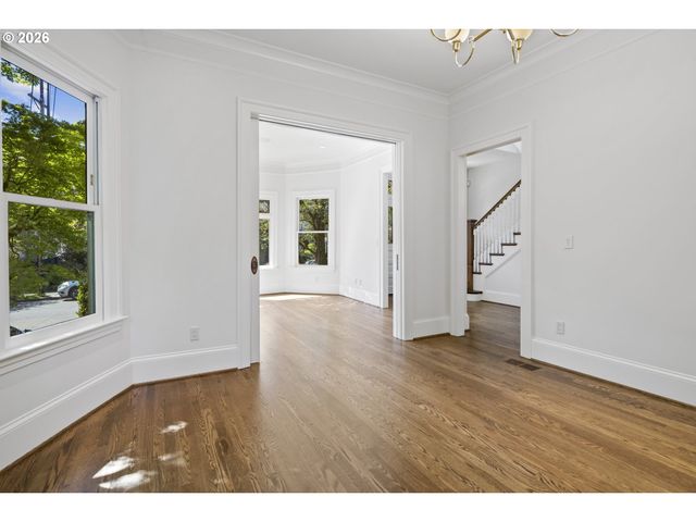 2467 Nw SAVIER St, Portland, OR 97210