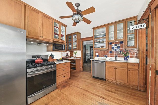 7441 Lincoln PLACE, Wauwatosa, WI 53213