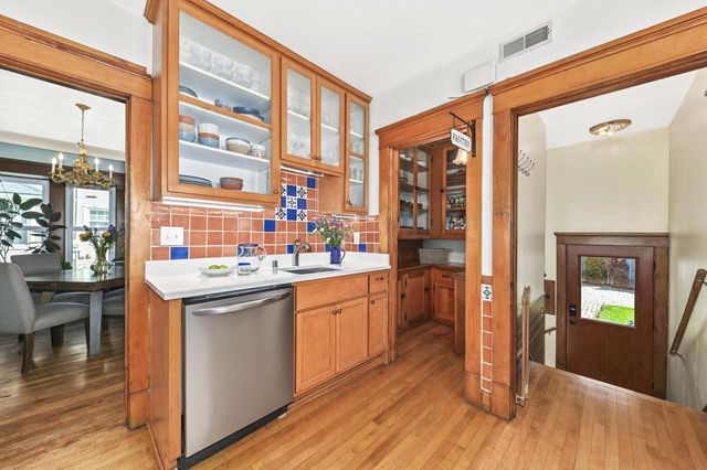 7441 Lincoln PLACE, Wauwatosa, WI 53213