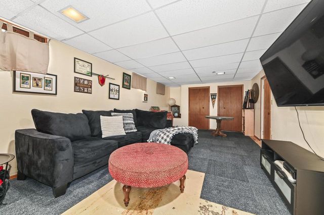 7441 Lincoln PLACE, Wauwatosa, WI 53213