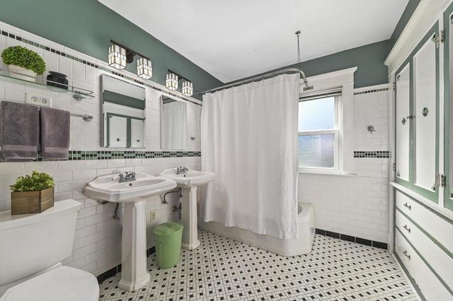 7441 Lincoln PLACE, Wauwatosa, WI 53213
