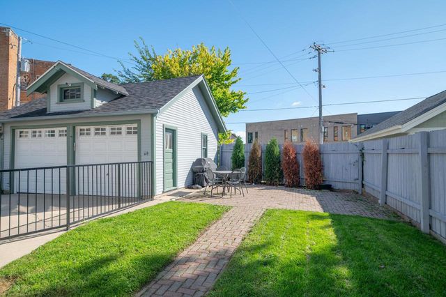 7441 Lincoln PLACE, Wauwatosa, WI 53213