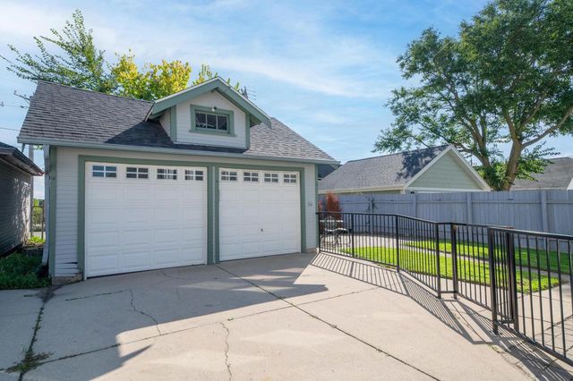 7441 Lincoln PLACE, Wauwatosa, WI 53213