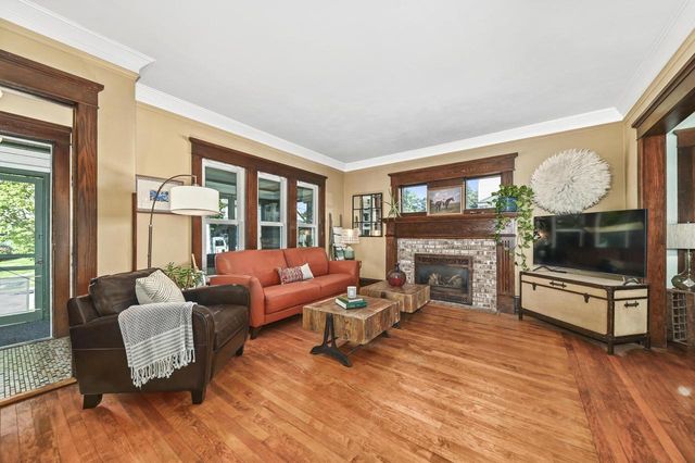 7441 Lincoln PLACE, Wauwatosa, WI 53213