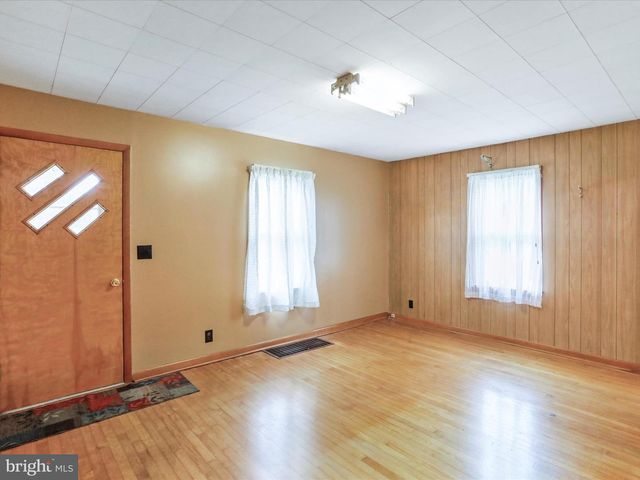 437 EVERETT PL, Romney, WV 26757