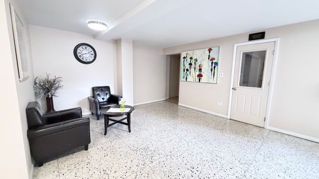 5220 Oakton Street 204, Skokie, IL 60077