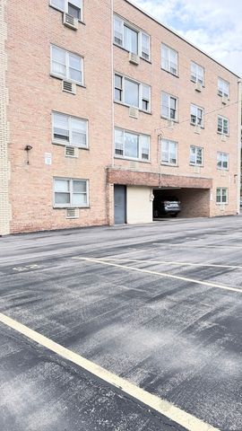 5220 Oakton Street 204, Skokie, IL 60077