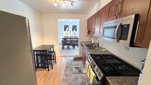 5220 Oakton Street 204, Skokie, IL 60077