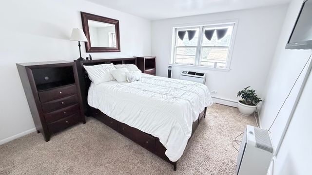 5220 Oakton Street 204, Skokie, IL 60077