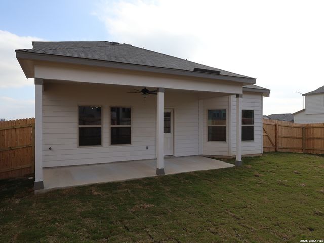 1172 Limestone Ridge, Seguin, TX 78155