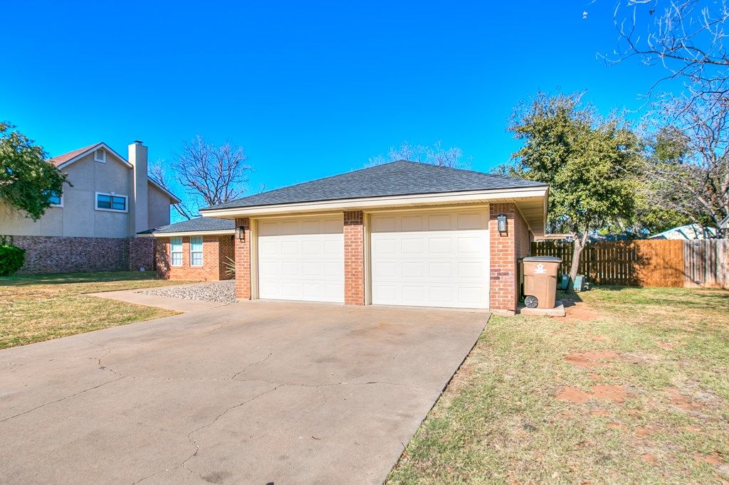 Image 2 of property listing at 3508 Sunset Dr, San Angelo, TX 76904
