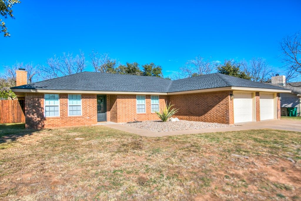 Image 4 of property listing at 3508 Sunset Dr, San Angelo, TX 76904