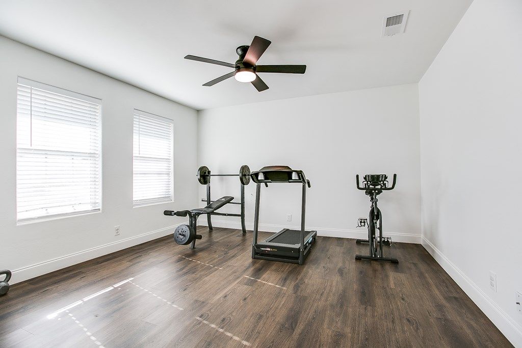 Image 8 of property listing at 3508 Sunset Dr, San Angelo, TX 76904