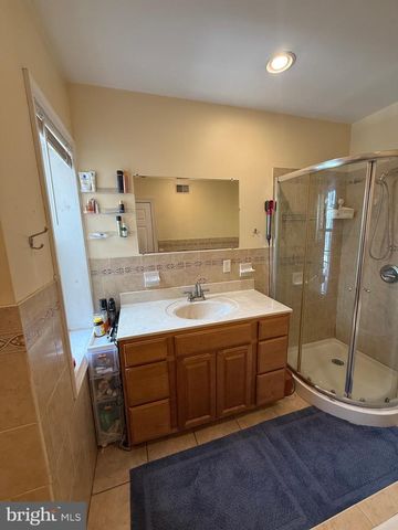 614 S LECOUNT ST, Philadelphia, PA 19146