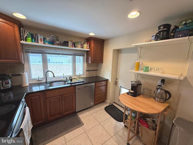 614 S LECOUNT ST, Philadelphia, PA 19146