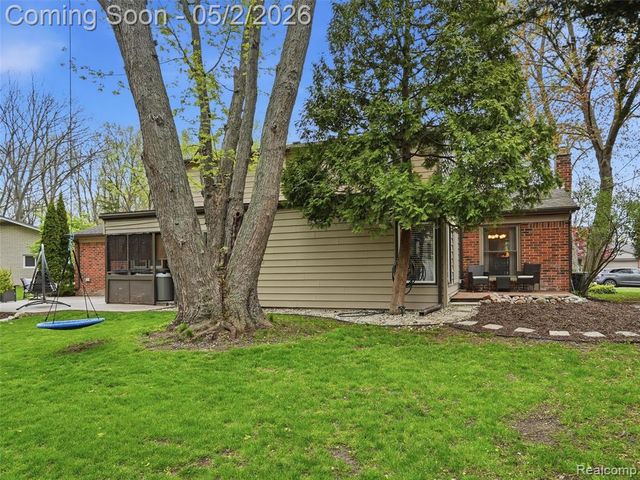 37279 Maple Leaf Court, Clinton Township, MI 48036