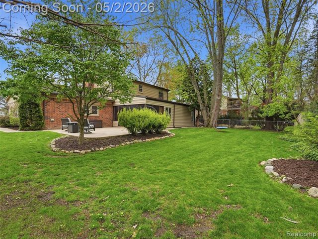 37279 Maple Leaf Court, Clinton Township, MI 48036