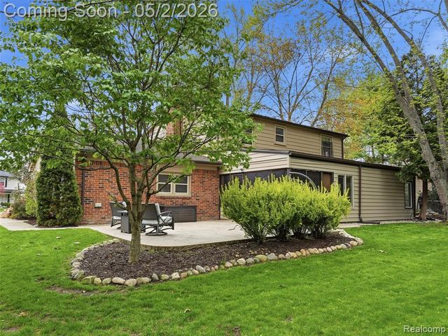 37279 Maple Leaf Court, Clinton Township, MI 48036