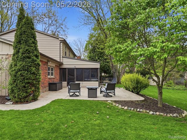 37279 Maple Leaf Court, Clinton Township, MI 48036
