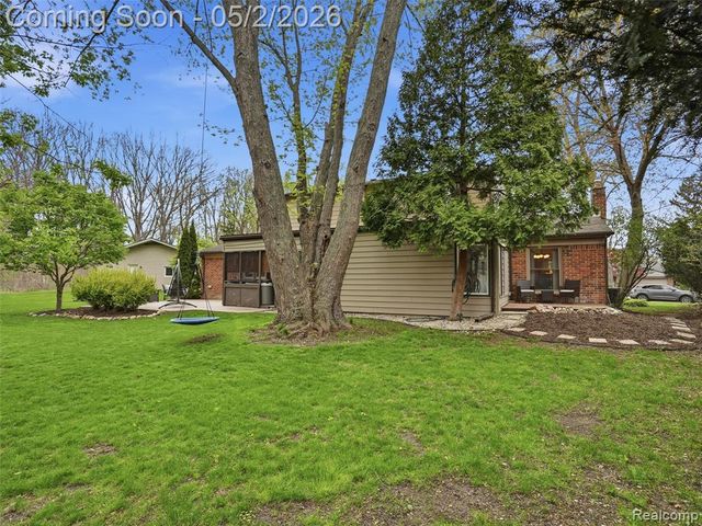 37279 Maple Leaf Court, Clinton Township, MI 48036