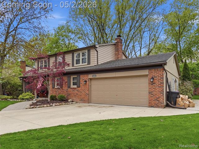37279 Maple Leaf Court, Clinton Township, MI 48036