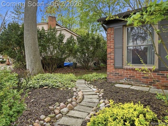 37279 Maple Leaf Court, Clinton Township, MI 48036