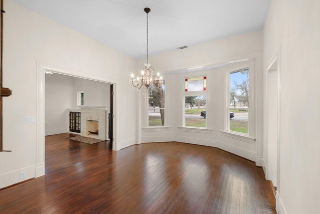 452 N Jackson Street, La Grange, TX 78945