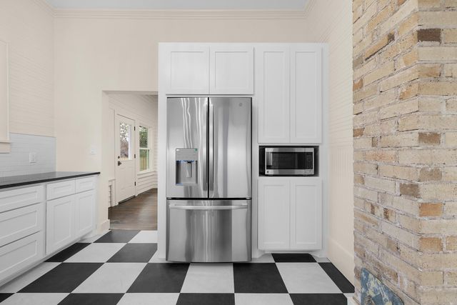 452 N Jackson Street, La Grange, TX 78945