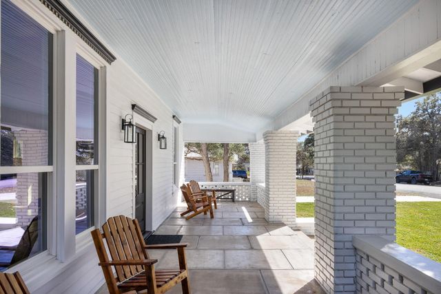 452 N Jackson Street, La Grange, TX 78945